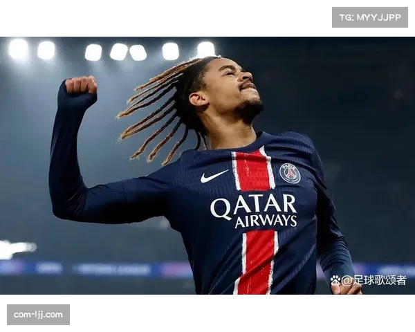 克瓦拉茨赫利亚内切破门,巴黎主场沸腾