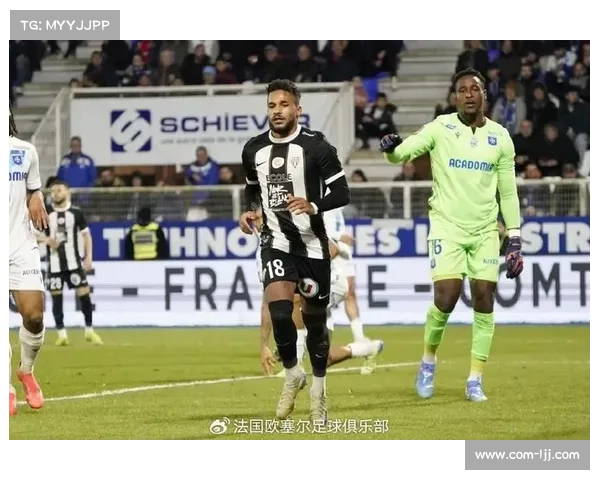 昂热半场1-4落后马赛，特拉奥雷传射建功