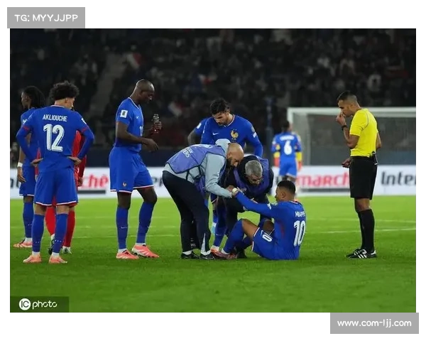 姆巴佩左膝不适可能缺战皇家社会，皇马考虑为欧冠附加赛让其轮休